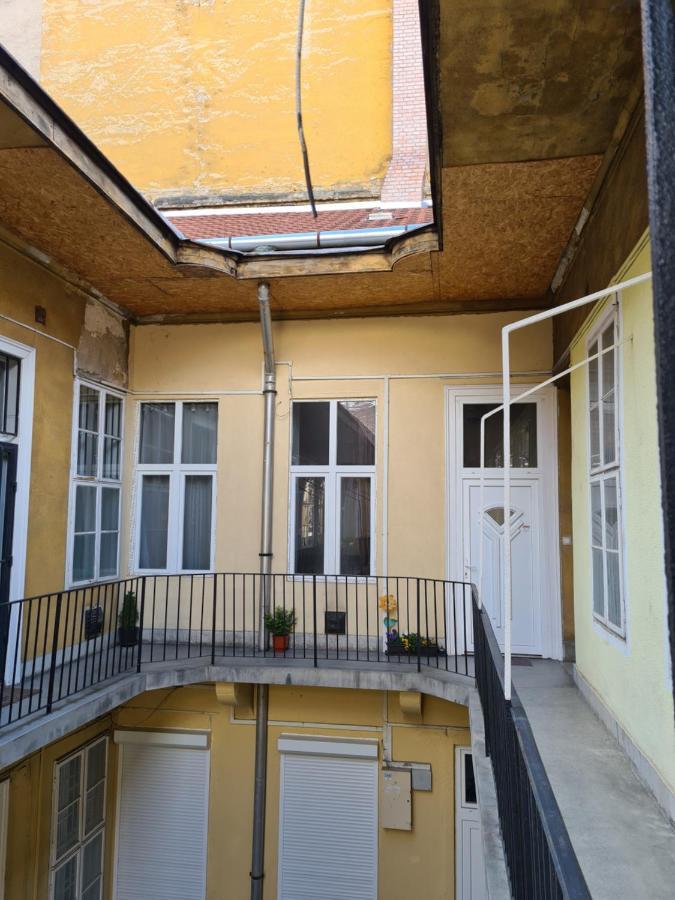 Feeling Home In The Heart Of Budapest Exterior photo